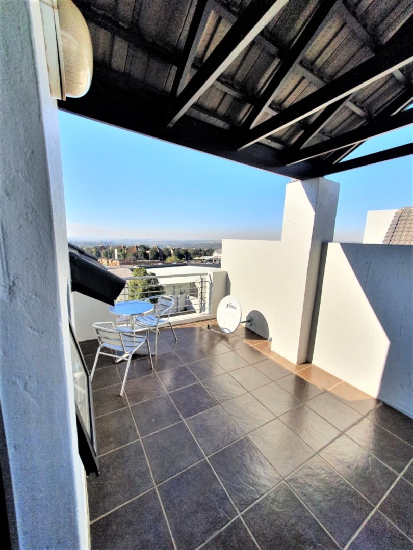 1 Bedroom Property for Sale in Douglasdale Gauteng