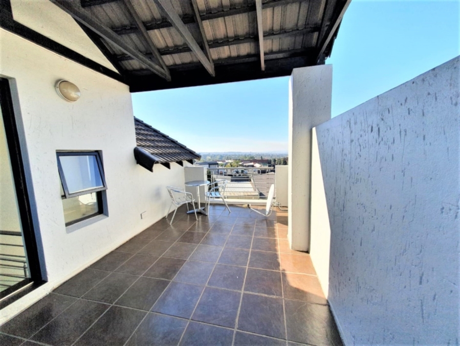 1 Bedroom Property for Sale in Douglasdale Gauteng