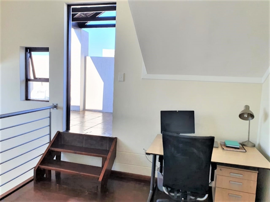 1 Bedroom Property for Sale in Douglasdale Gauteng