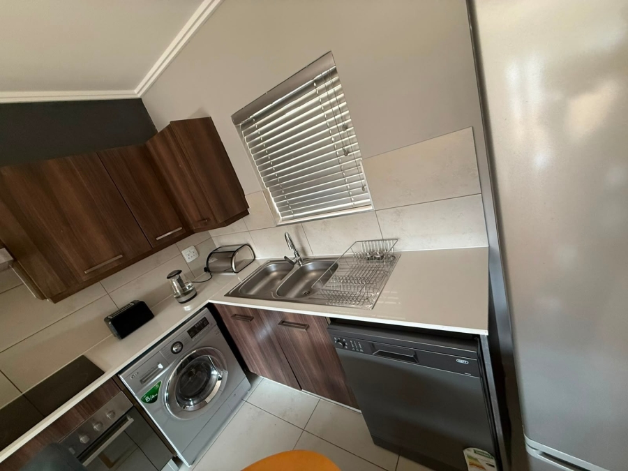 To Let 2 Bedroom Property for Rent in Sandown Gauteng