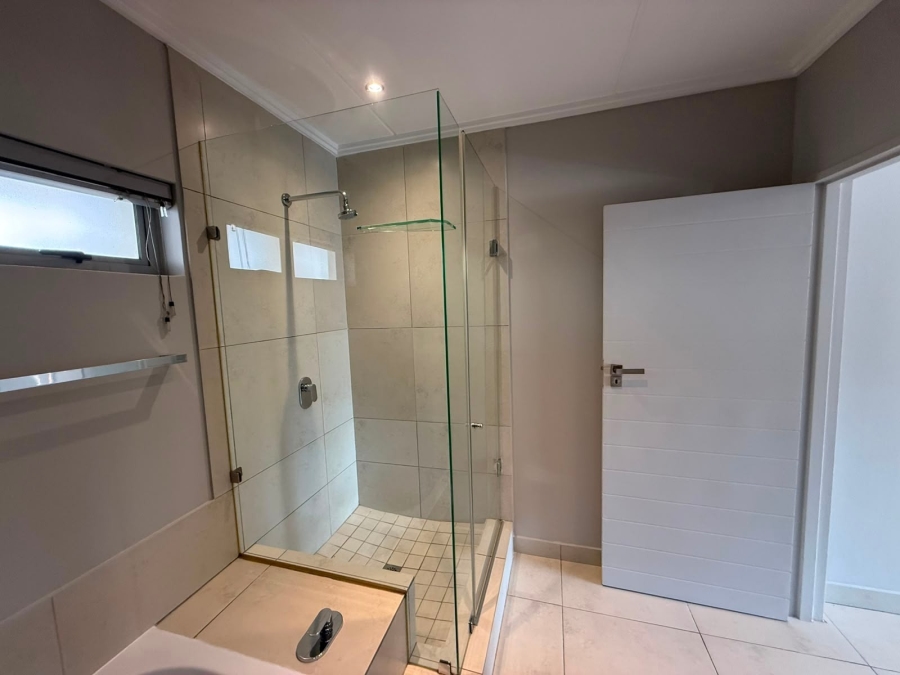 To Let 2 Bedroom Property for Rent in Sandown Gauteng