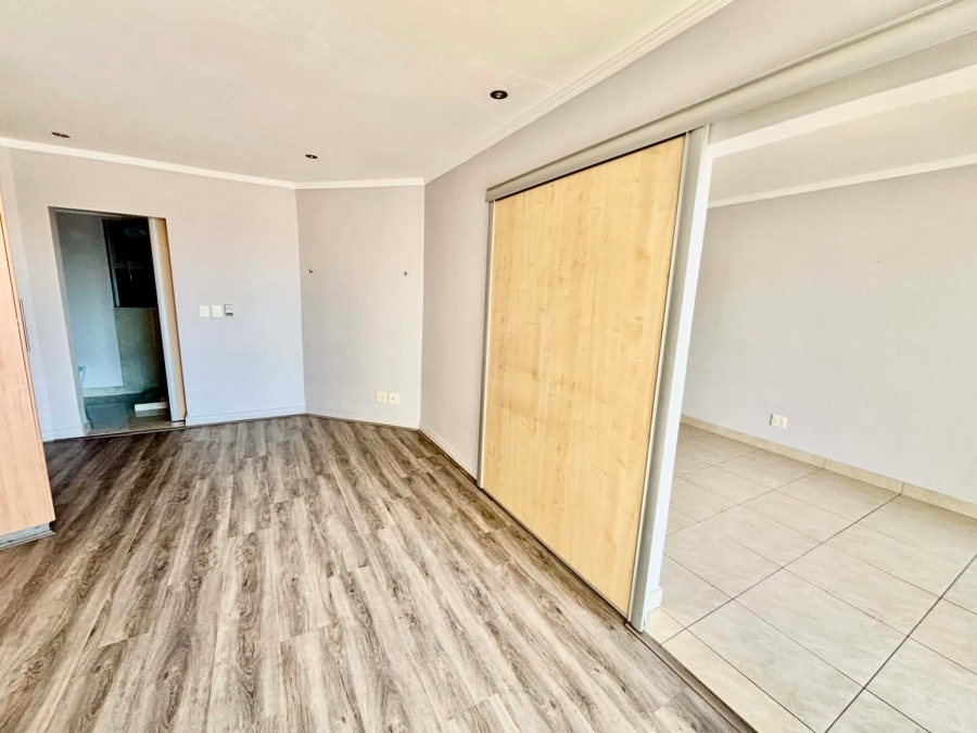 To Let 1 Bedroom Property for Rent in Sandown Gauteng