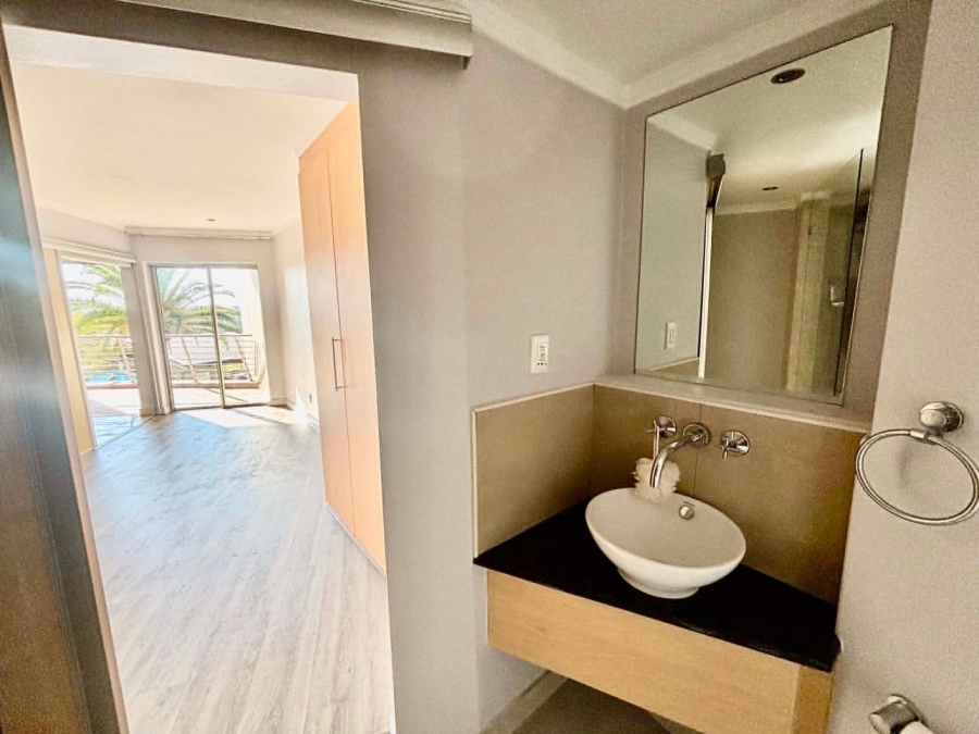 To Let 1 Bedroom Property for Rent in Sandown Gauteng