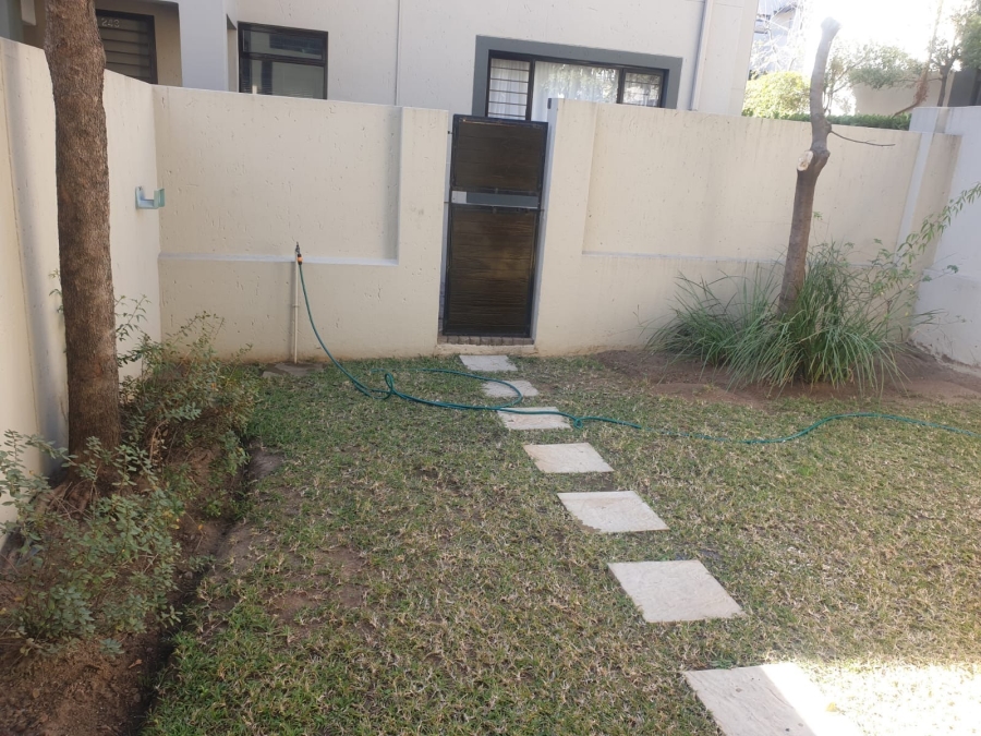 1 Bedroom Property for Sale in Lonehill Gauteng