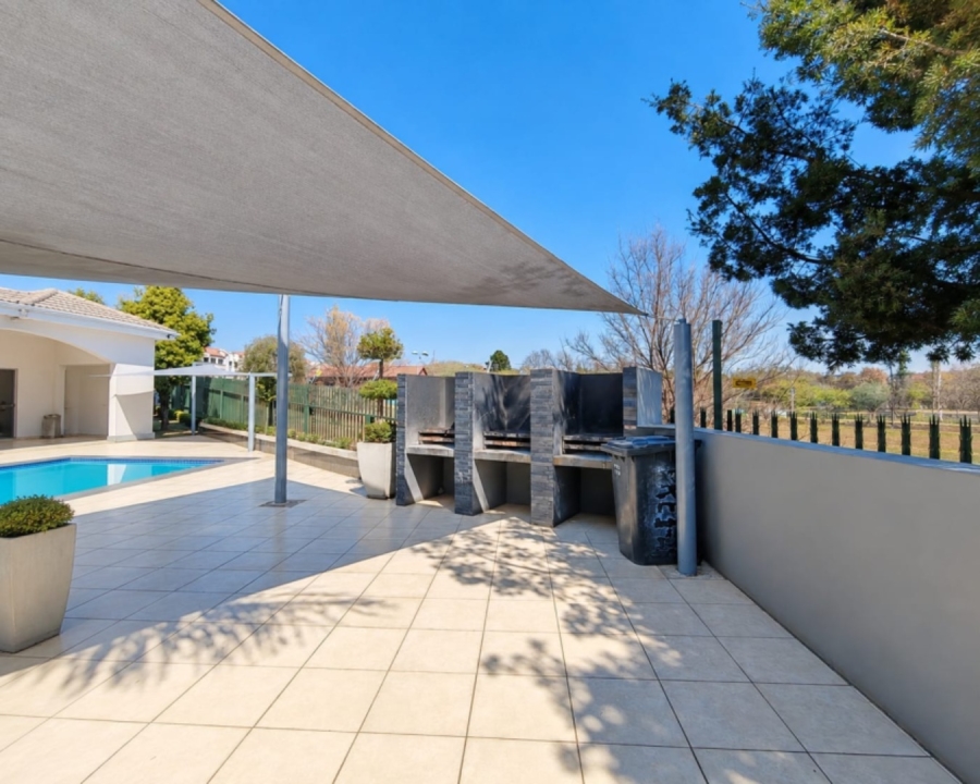 2 Bedroom Property for Sale in Noordwyk Gauteng