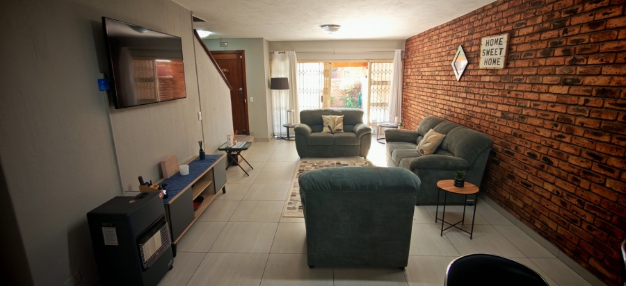 2 Bedroom Property for Sale in Brackenhurst Gauteng