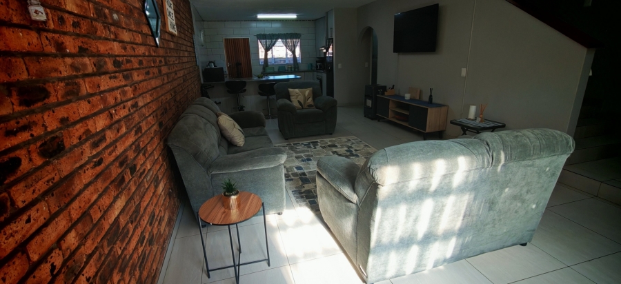 2 Bedroom Property for Sale in Brackenhurst Gauteng