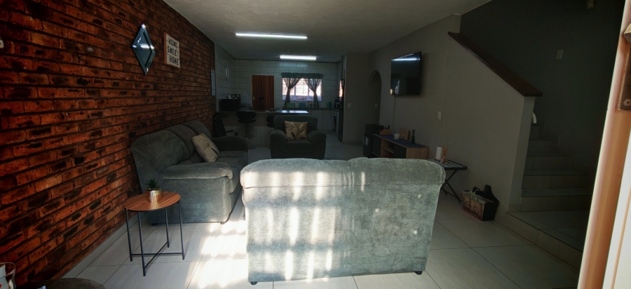 2 Bedroom Property for Sale in Brackenhurst Gauteng