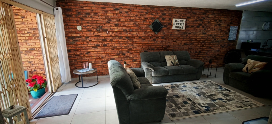 2 Bedroom Property for Sale in Brackenhurst Gauteng