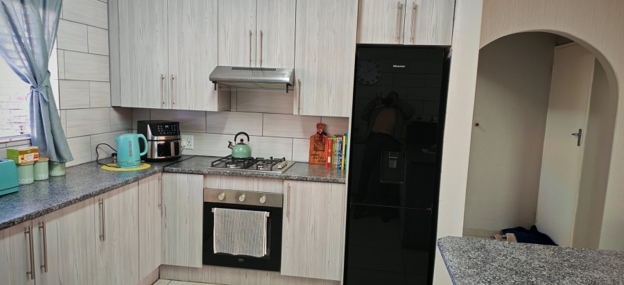 2 Bedroom Property for Sale in Brackenhurst Gauteng