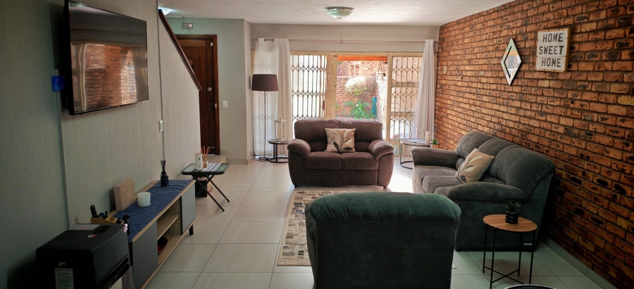 2 Bedroom Property for Sale in Brackenhurst Gauteng