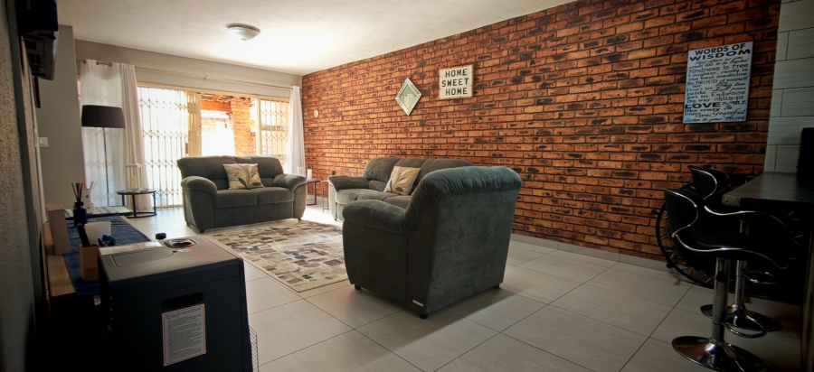 2 Bedroom Property for Sale in Brackenhurst Gauteng
