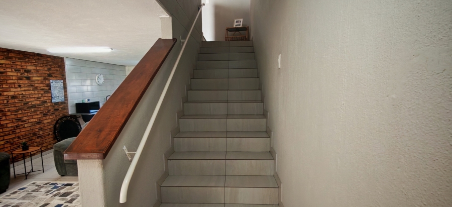 2 Bedroom Property for Sale in Brackenhurst Gauteng