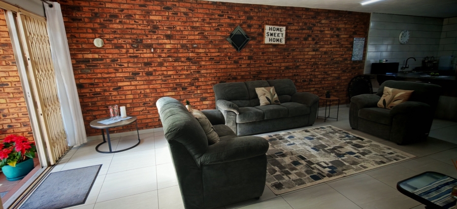 2 Bedroom Property for Sale in Brackenhurst Gauteng