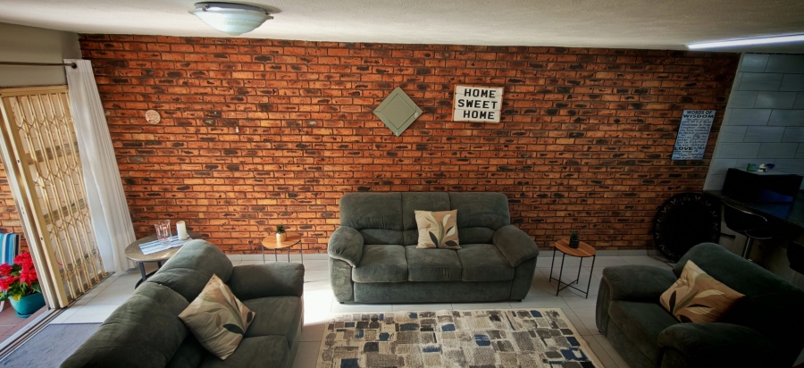 2 Bedroom Property for Sale in Brackenhurst Gauteng