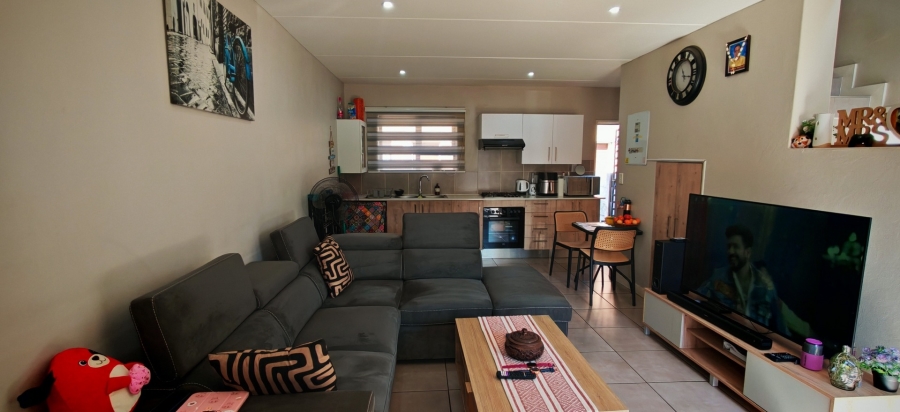 2 Bedroom Property for Sale in Albertsdal Gauteng