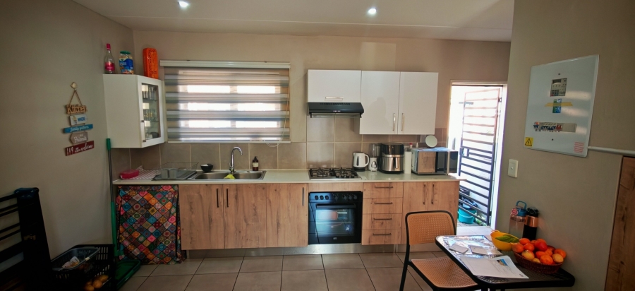 2 Bedroom Property for Sale in Albertsdal Gauteng