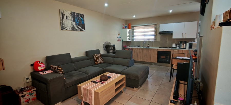 2 Bedroom Property for Sale in Albertsdal Gauteng