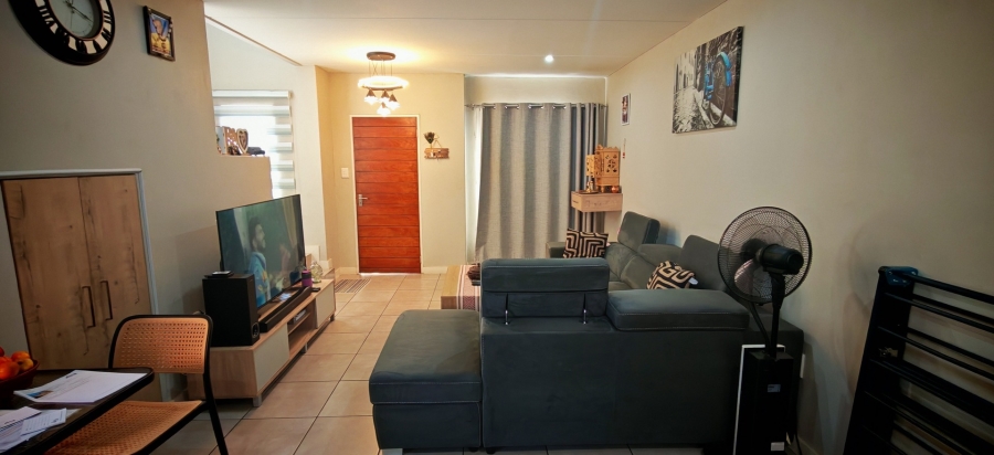 2 Bedroom Property for Sale in Albertsdal Gauteng