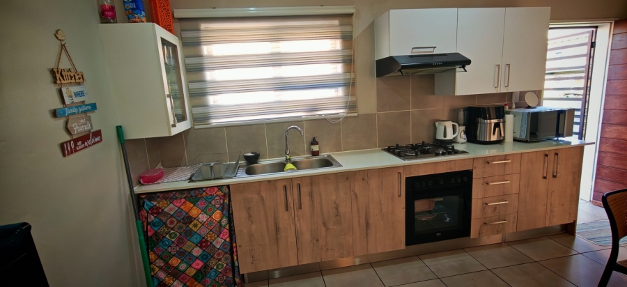2 Bedroom Property for Sale in Albertsdal Gauteng