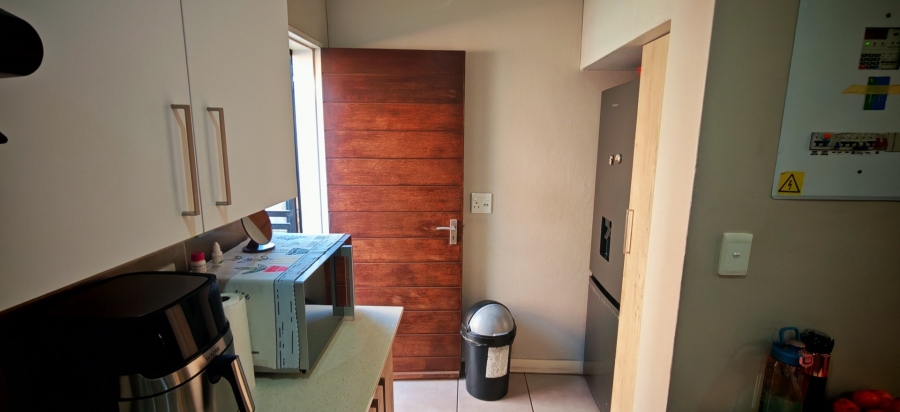 2 Bedroom Property for Sale in Albertsdal Gauteng