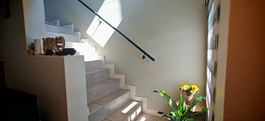 2 Bedroom Property for Sale in Albertsdal Gauteng