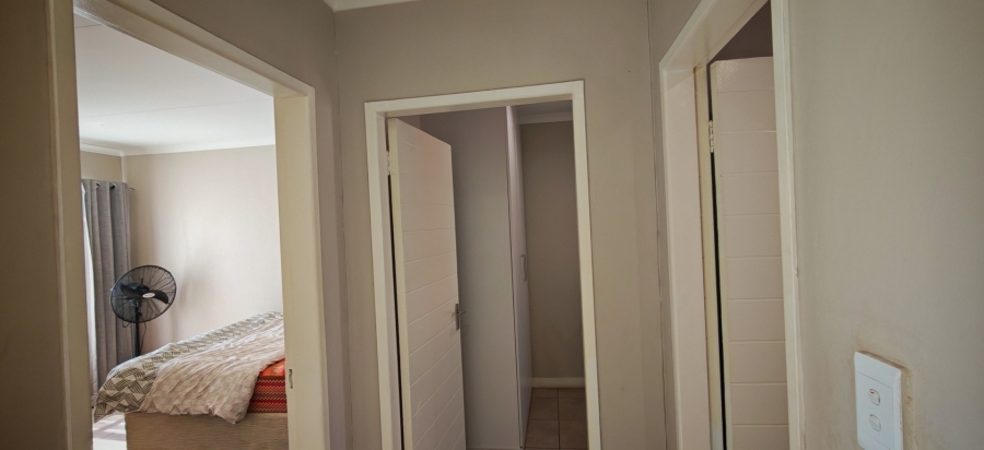 2 Bedroom Property for Sale in Albertsdal Gauteng