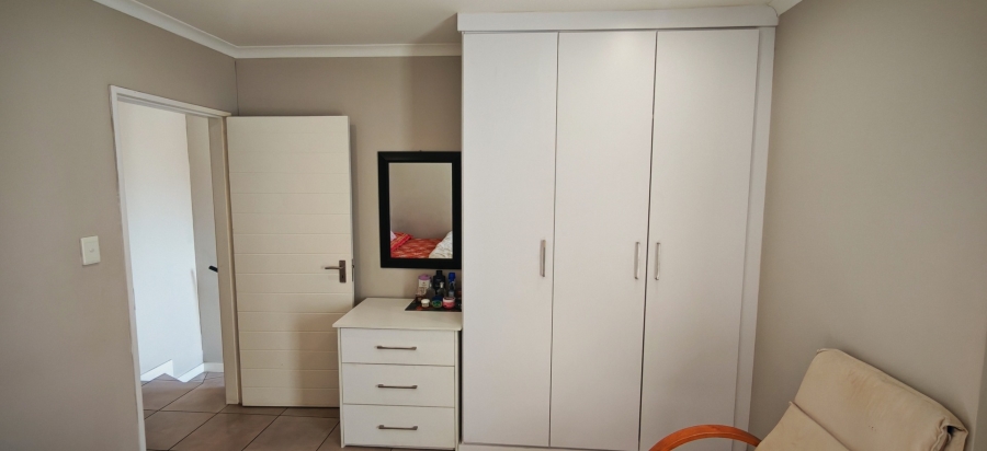 2 Bedroom Property for Sale in Albertsdal Gauteng