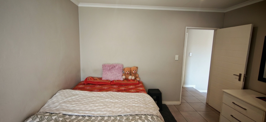 2 Bedroom Property for Sale in Albertsdal Gauteng