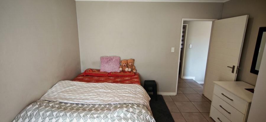 2 Bedroom Property for Sale in Albertsdal Gauteng