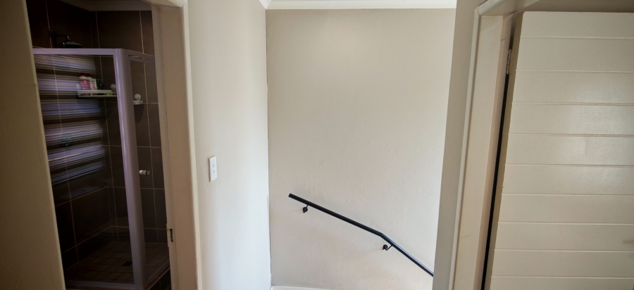 2 Bedroom Property for Sale in Albertsdal Gauteng
