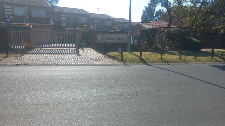 2 Bedroom Property for Sale in Brackenhurst Gauteng