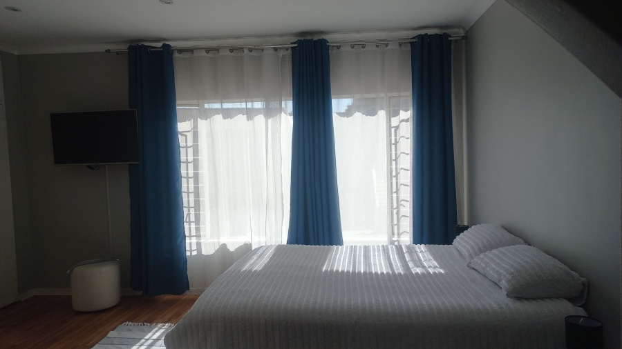 2 Bedroom Property for Sale in Brackenhurst Gauteng