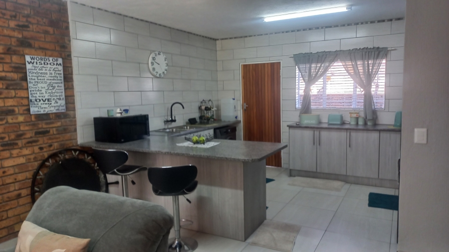 2 Bedroom Property for Sale in Brackenhurst Gauteng