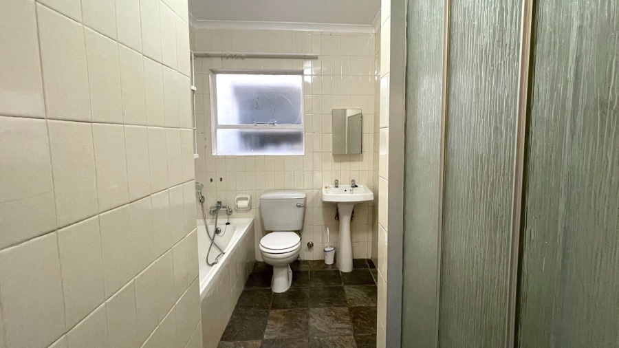 1 Bedroom Property for Sale in Linden Gauteng