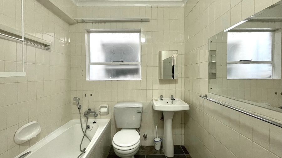 1 Bedroom Property for Sale in Linden Gauteng