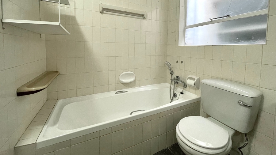 1 Bedroom Property for Sale in Linden Gauteng