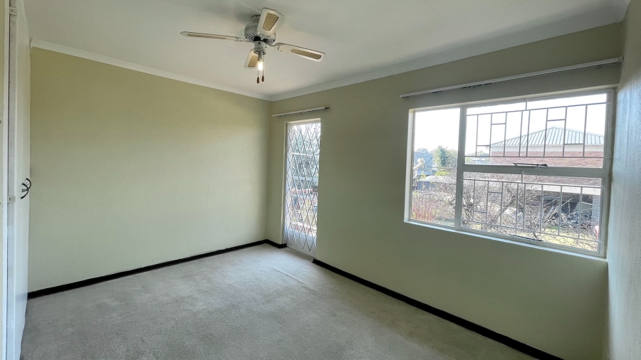 1 Bedroom Property for Sale in Linden Gauteng
