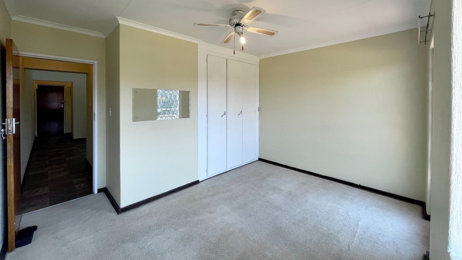 1 Bedroom Property for Sale in Linden Gauteng