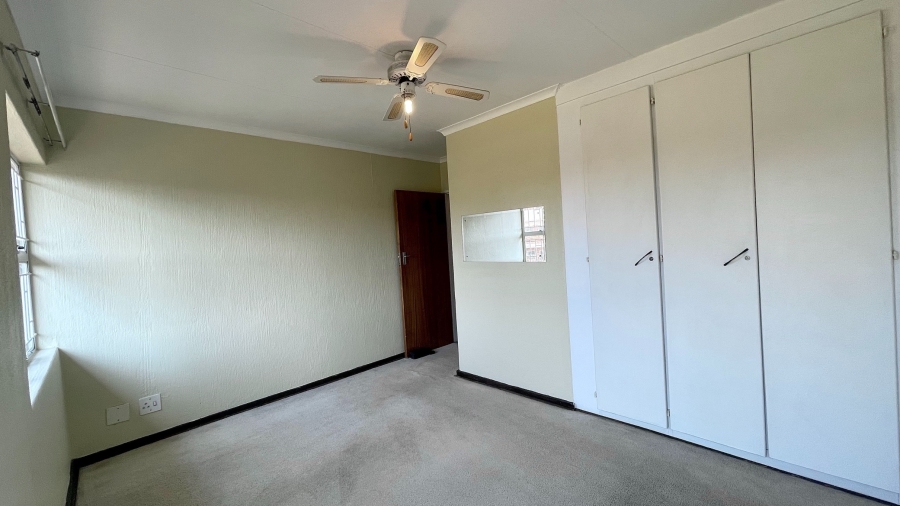 1 Bedroom Property for Sale in Linden Gauteng