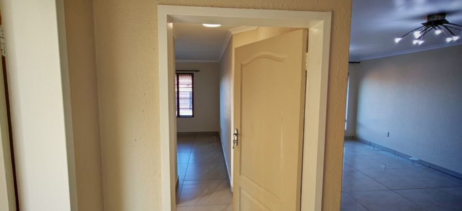To Let 2 Bedroom Property for Rent in Meyersdal Gauteng