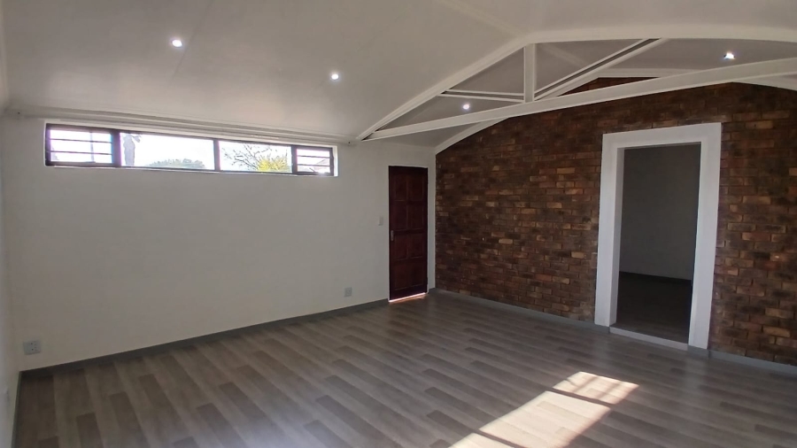 1 Bedroom Property for Sale in Wierda Park Gauteng