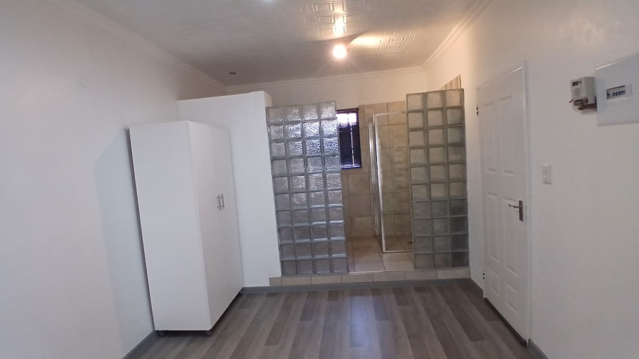 1 Bedroom Property for Sale in Wierda Park Gauteng