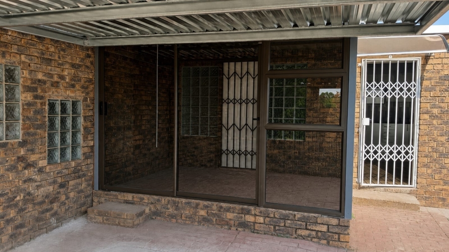 1 Bedroom Property for Sale in Wierda Park Gauteng