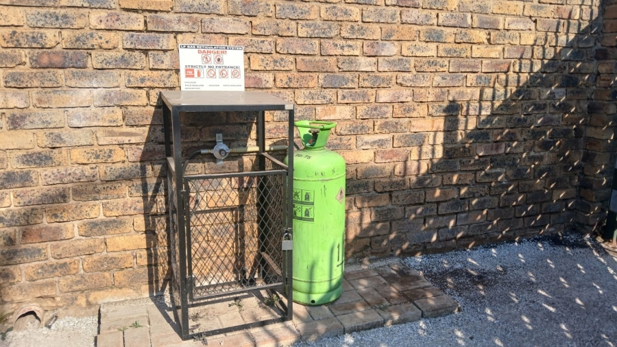 1 Bedroom Property for Sale in Wierda Park Gauteng