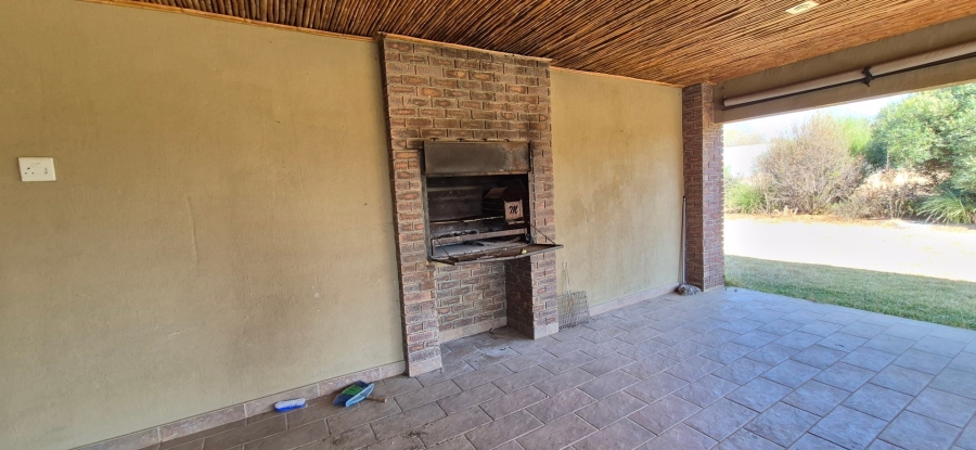 3 Bedroom Property for Sale in Blue Saddle Ranches Gauteng