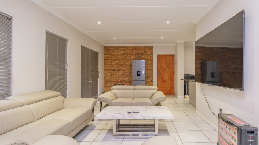To Let 3 Bedroom Property for Rent in Diswilmar A H Gauteng