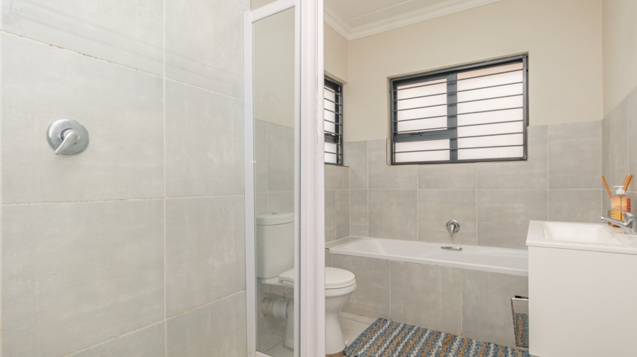 To Let 3 Bedroom Property for Rent in Diswilmar A H Gauteng