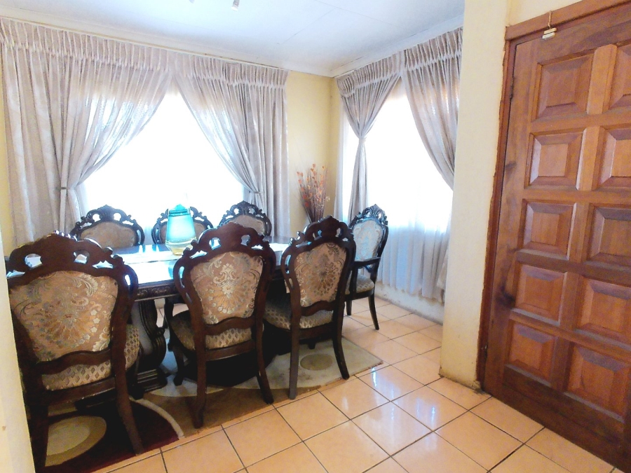 5 Bedroom Property for Sale in The Orchards Gauteng