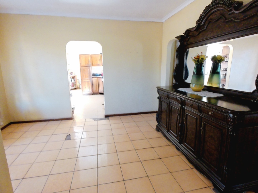 5 Bedroom Property for Sale in The Orchards Gauteng
